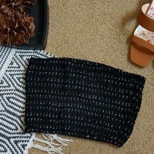 🌼Medium Black + Floral Crop Top🌼